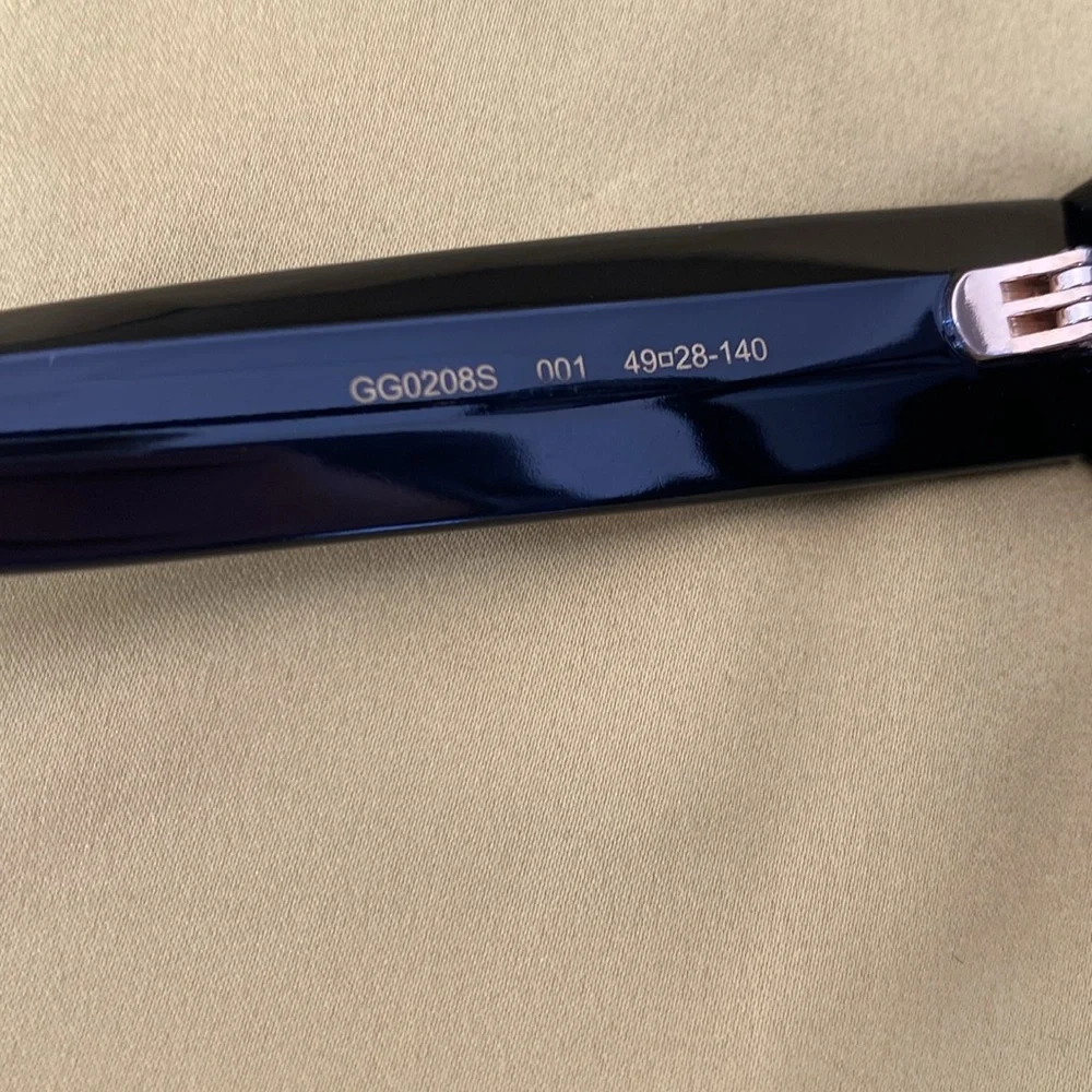 Gucci Original Sunglasses used like new - Picture 4 of 7